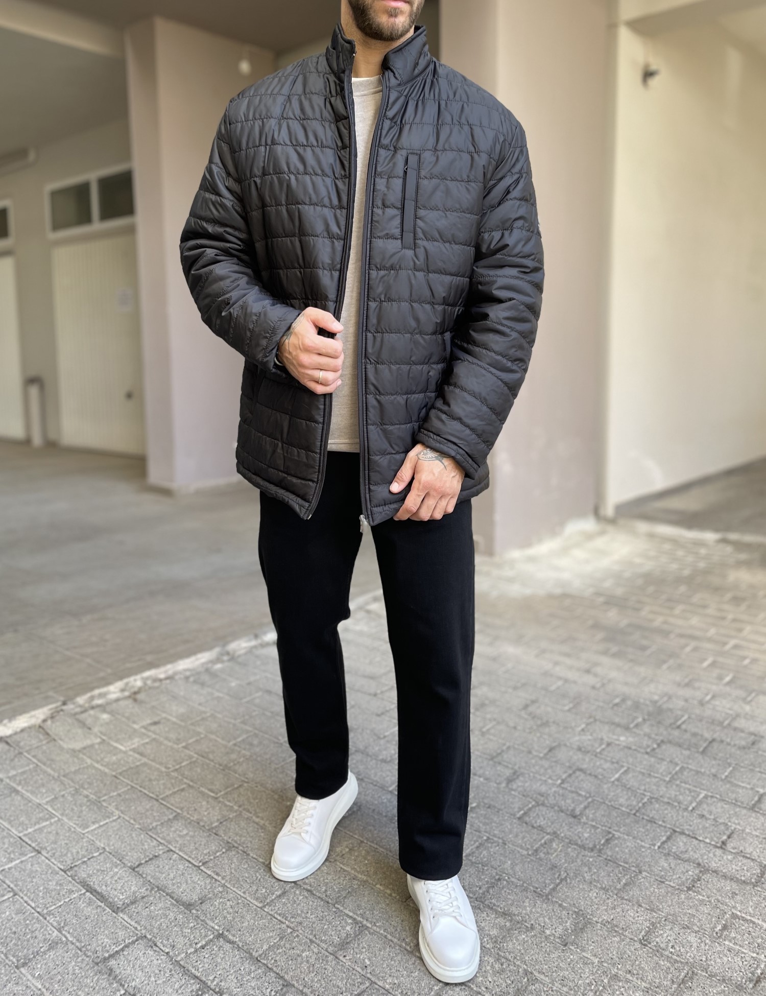 Ανδρικό μαύρο καπιτονέ μπουφάν με γιακά Plus Size EP442 φωτογραφία